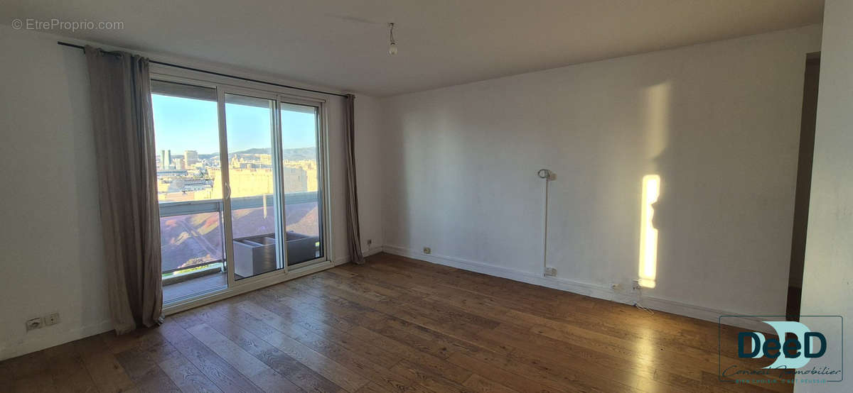 Appartement à MARSEILLE-7E