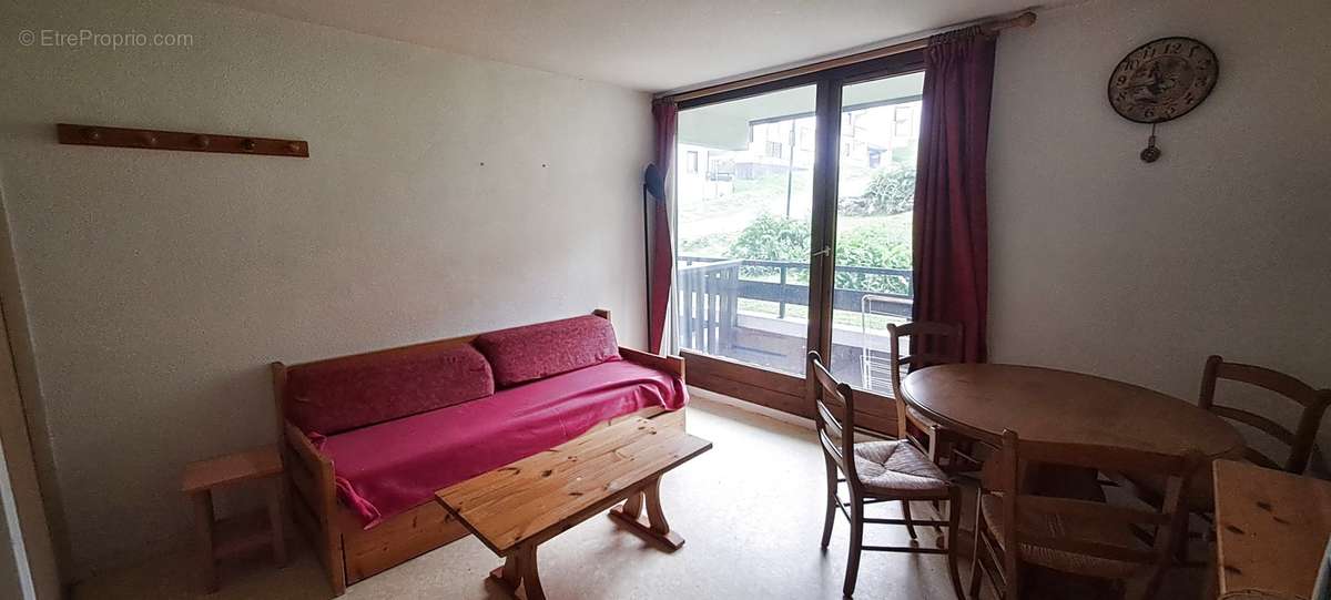 Appartement à MORILLON