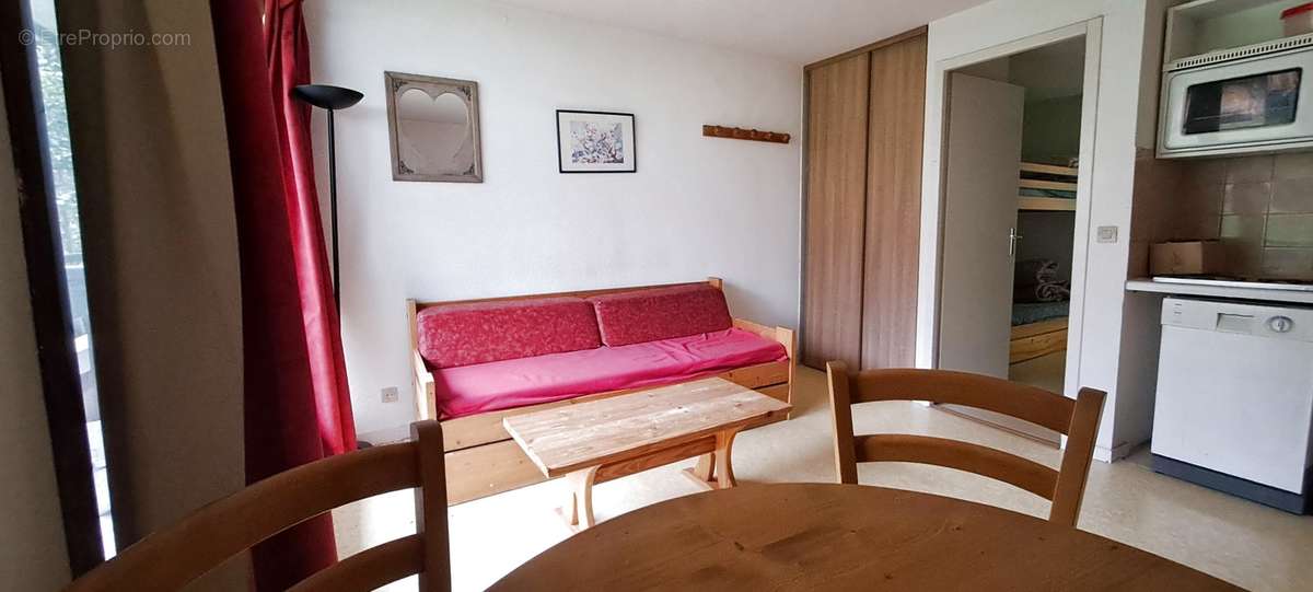 Appartement à MORILLON