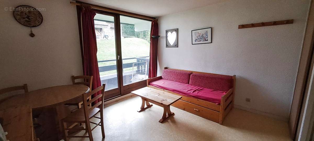 Appartement à MORILLON