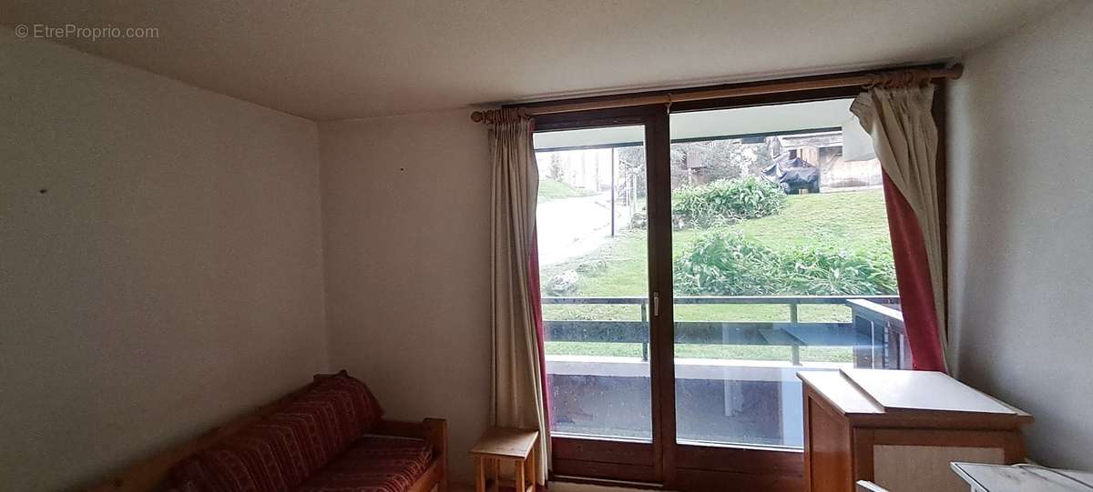 Appartement à MORILLON