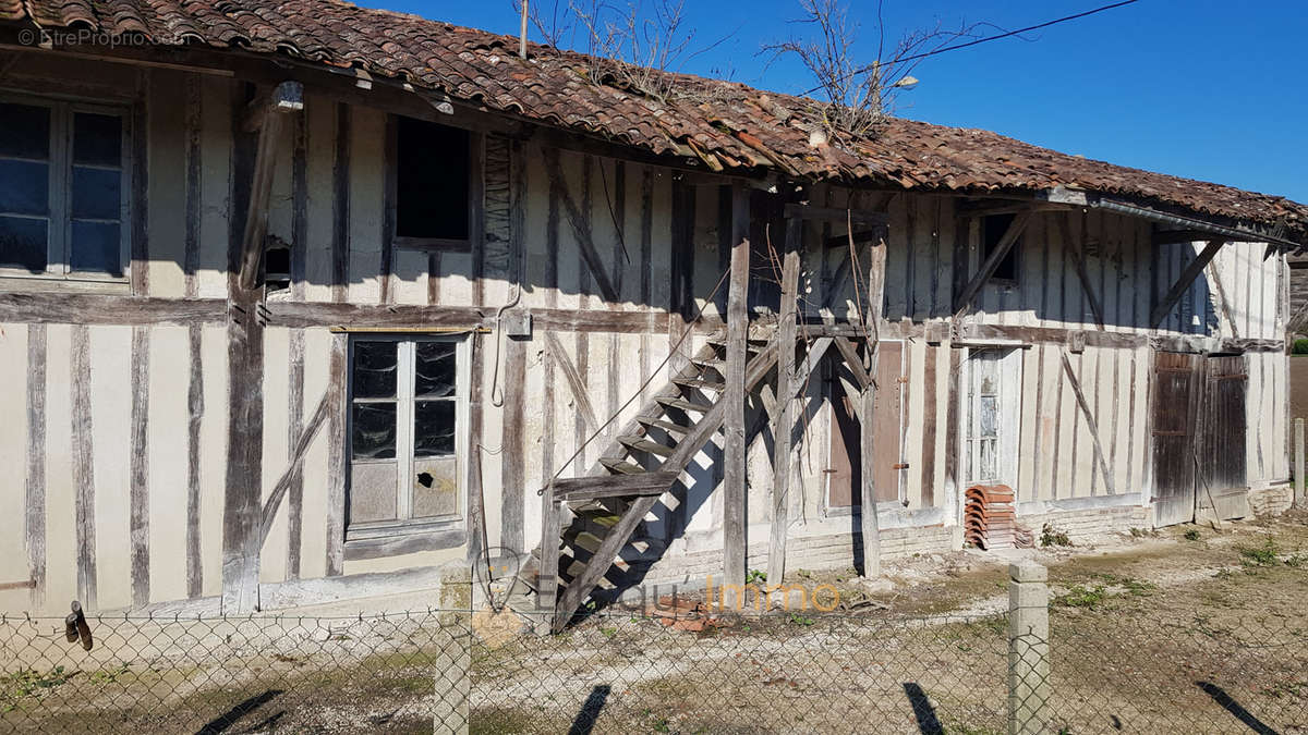 Maison à COURCELLES-SUR-VOIRE