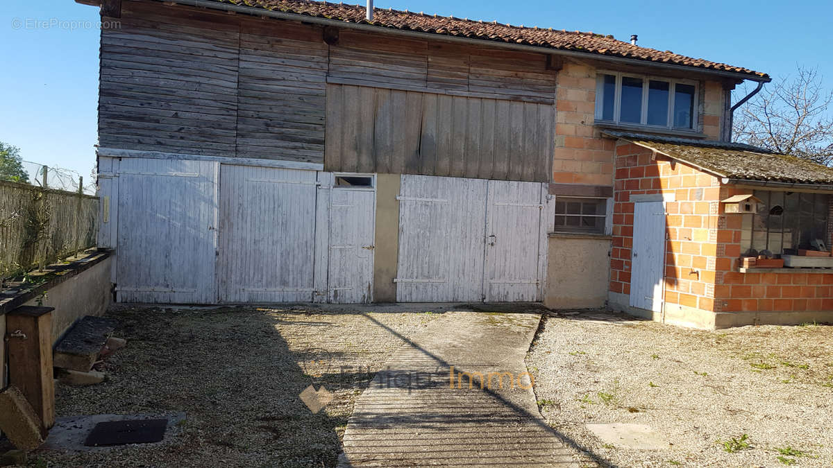 Maison à COURCELLES-SUR-VOIRE