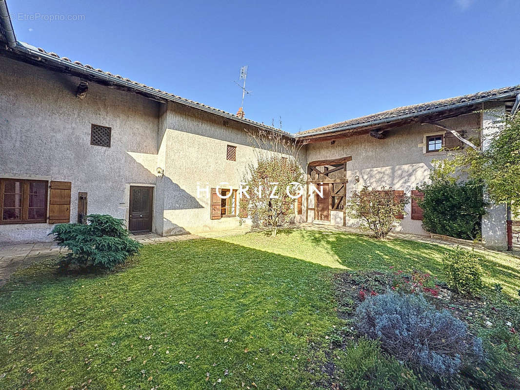 Maison à CRECHES-SUR-SAONE