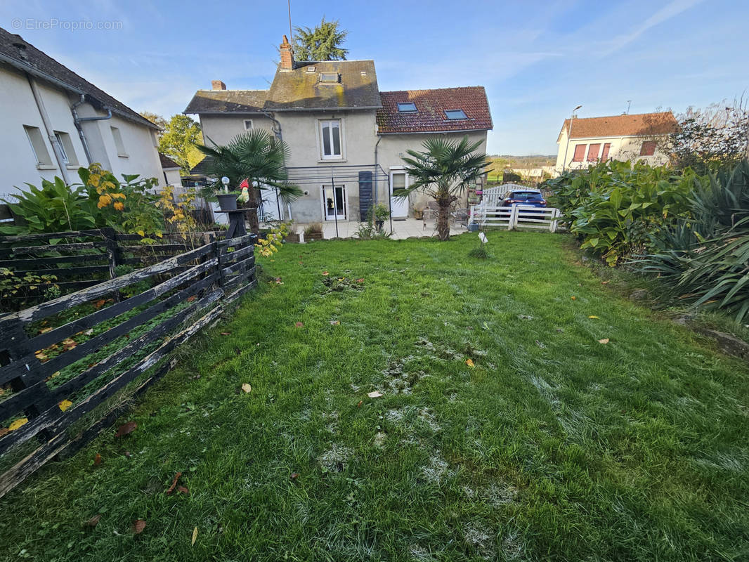 Maison à NEUVIC-ENTIER