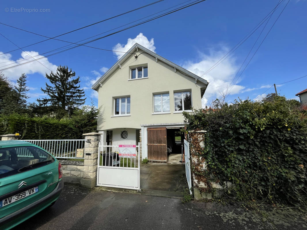 Maison à SAINTE-GENEVIEVE-DES-BOIS