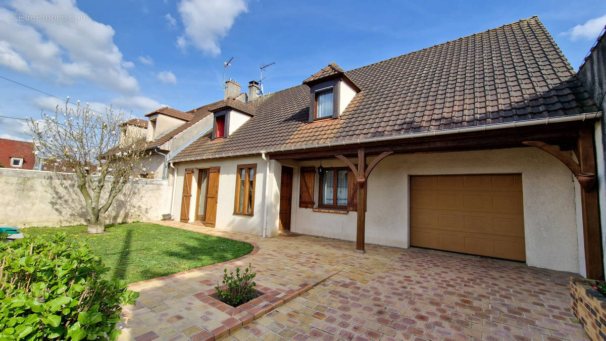 Maison à LOUVRES