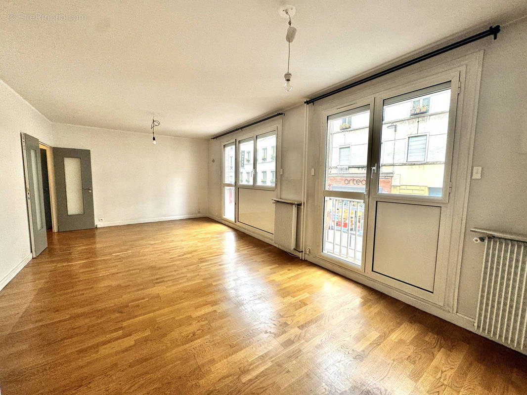 Appartement à PARIS-11E