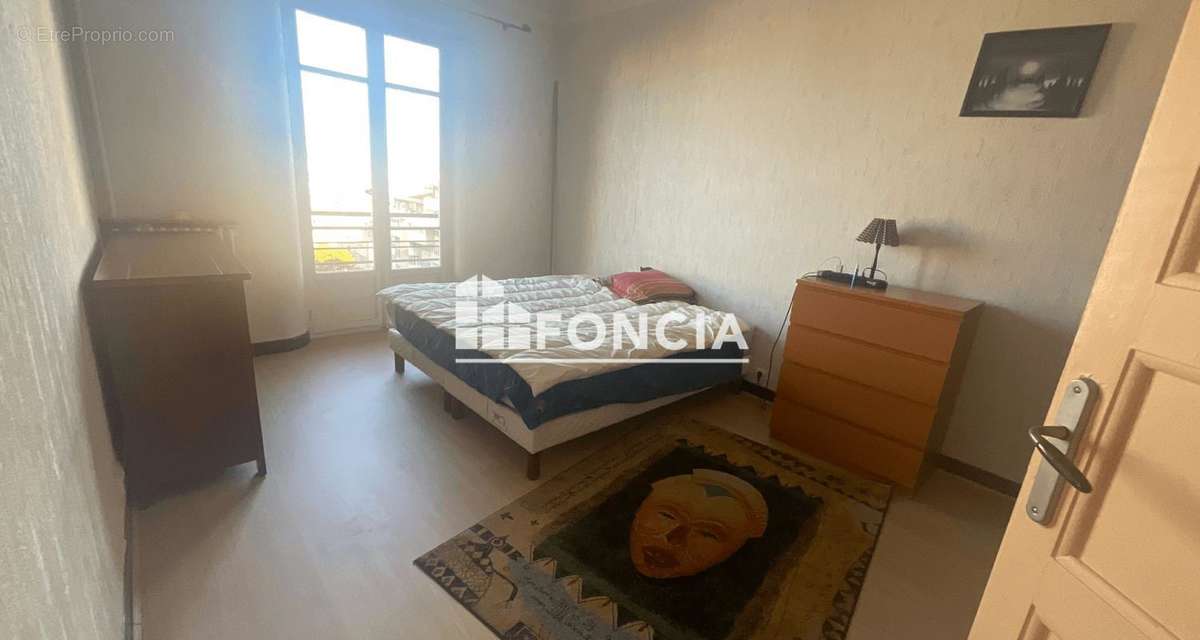 Appartement à MARSEILLE-6E