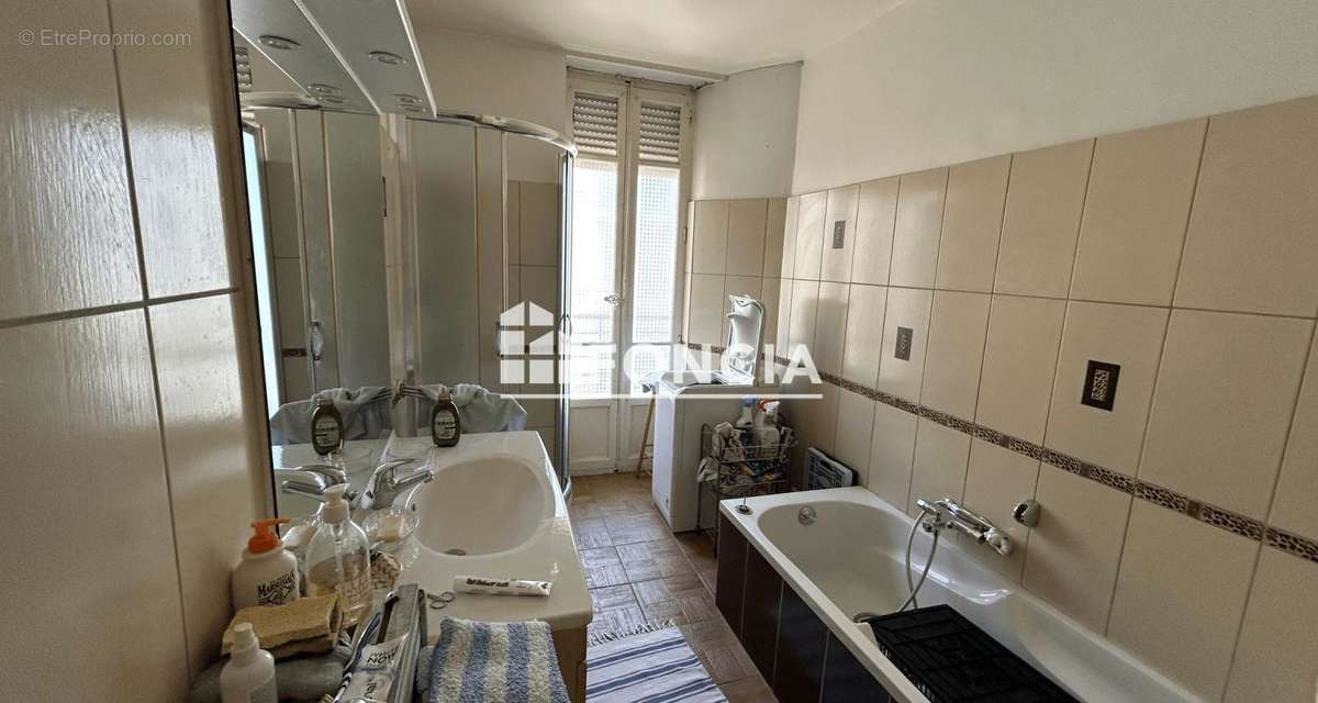 Appartement à MARSEILLE-6E