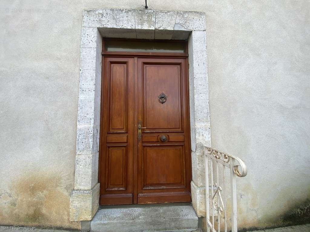 Maison à NANTEUIL-EN-VALLEE