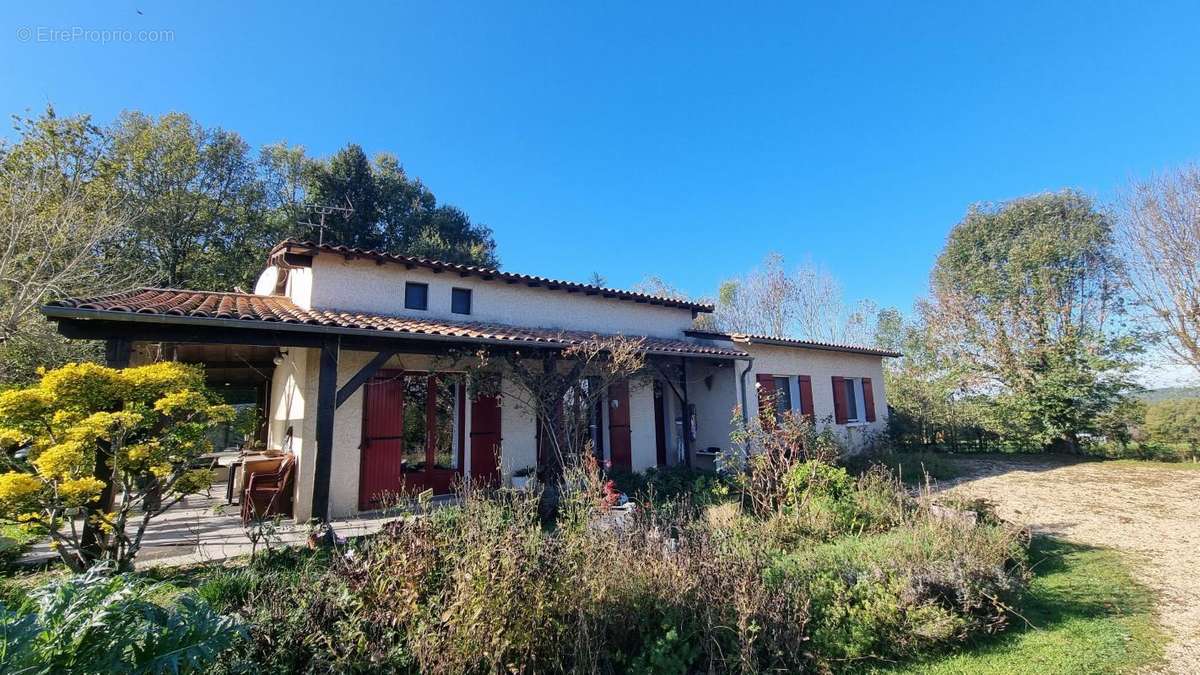 Maison à GRUN-BORDAS