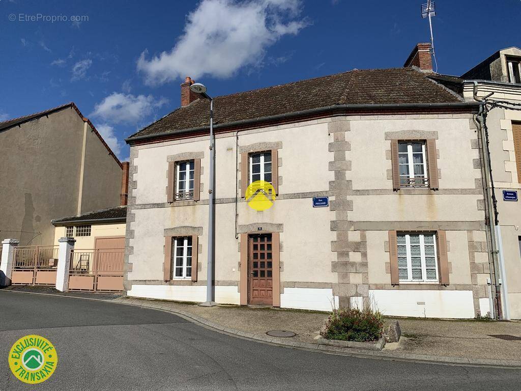 Maison à BOUSSAC