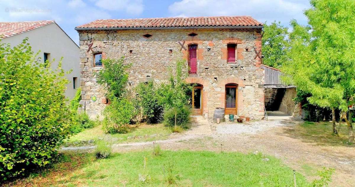 Maison à SAINT-JULIA