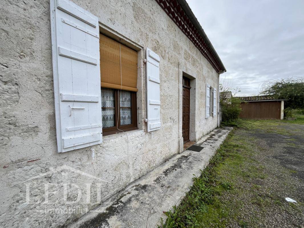 Maison à VALENCE-SUR-BAISE