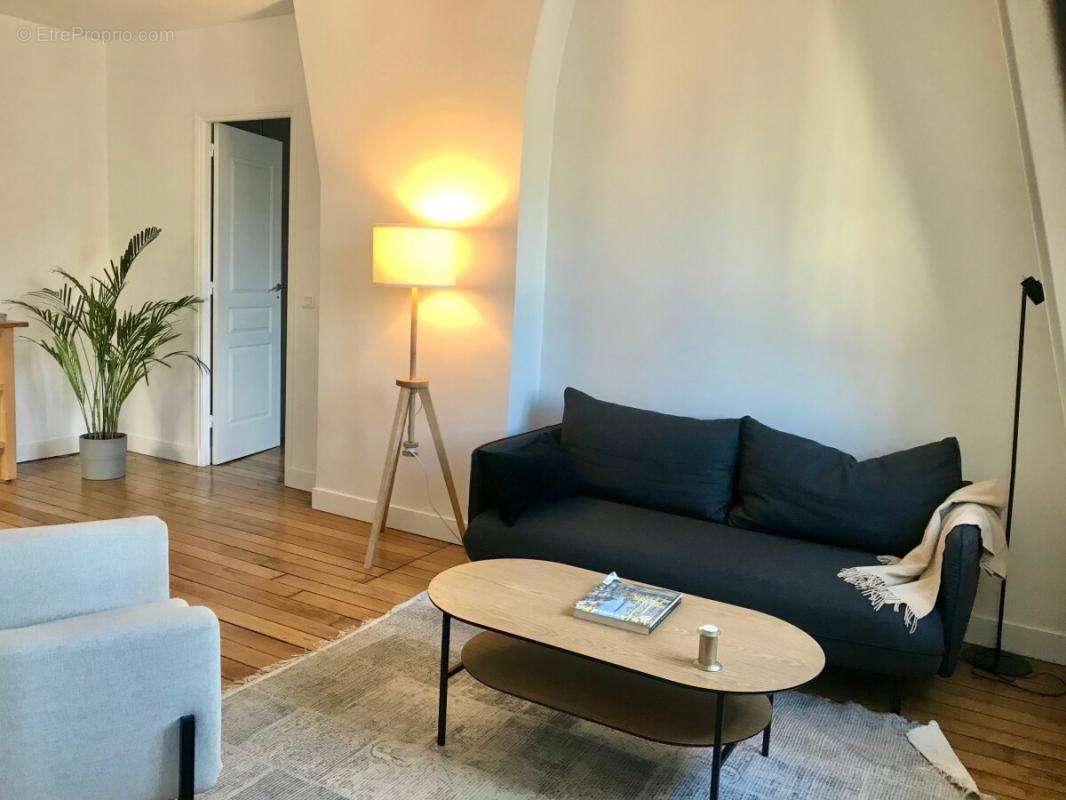 Appartement à PARIS-11E