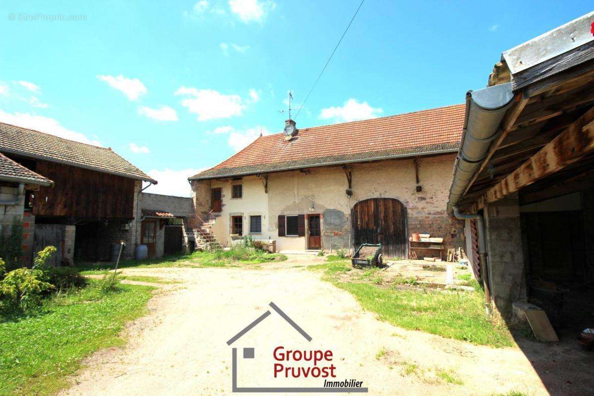 Maison à CLUNY