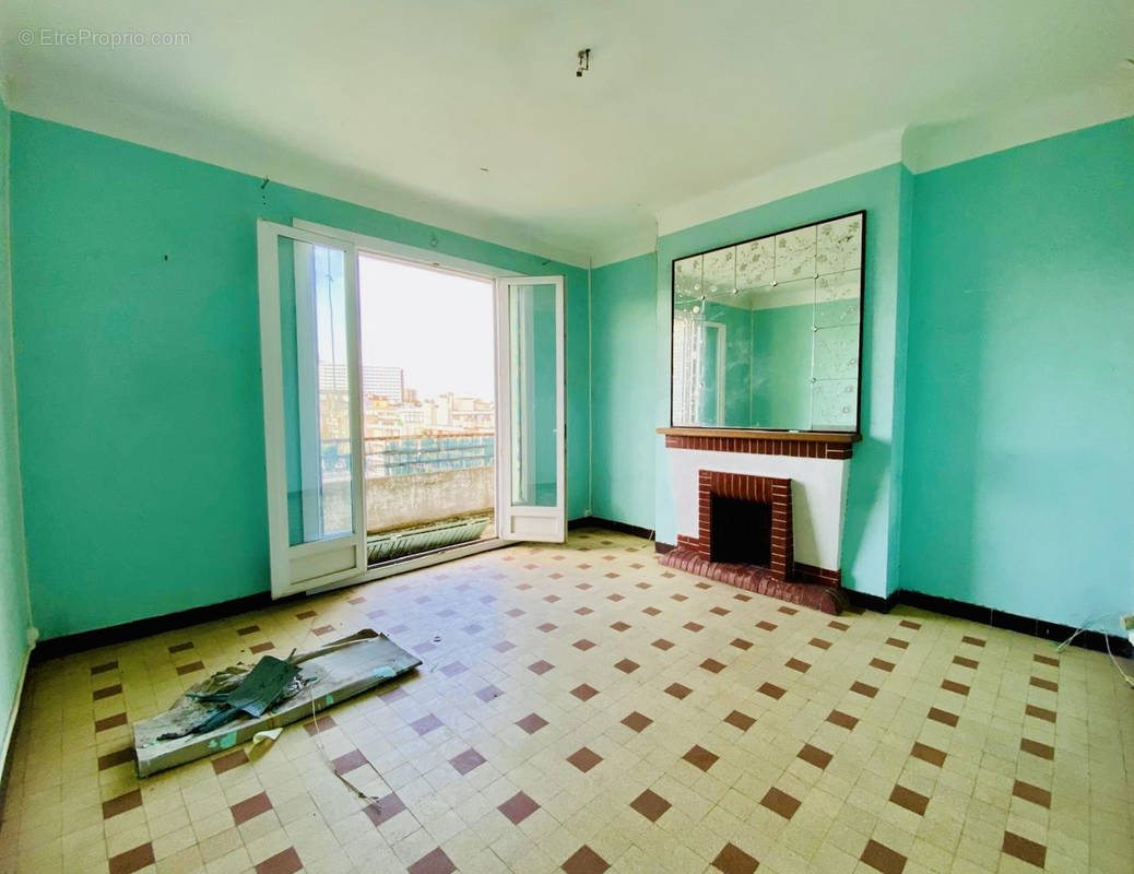 Appartement à MARSEILLE-3E