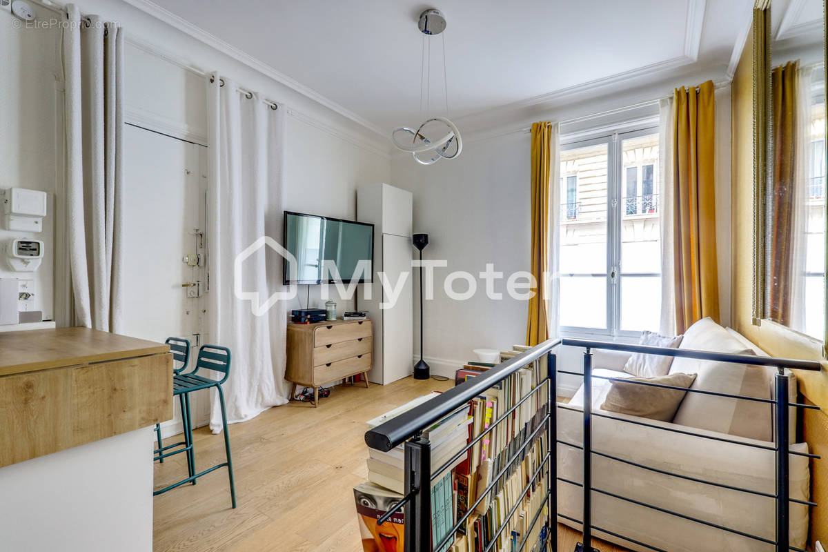 Appartement à PARIS-16E