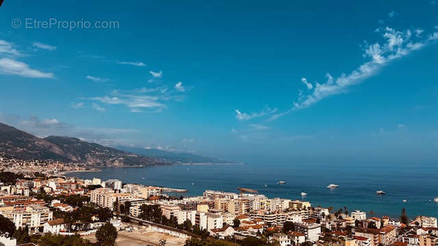 Appartement à ROQUEBRUNE-CAP-MARTIN