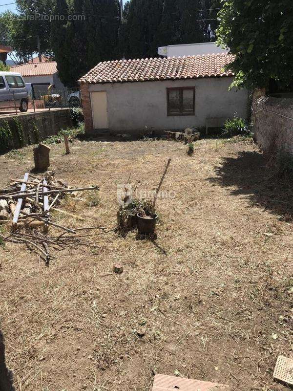 Parking à ILLE-SUR-TET