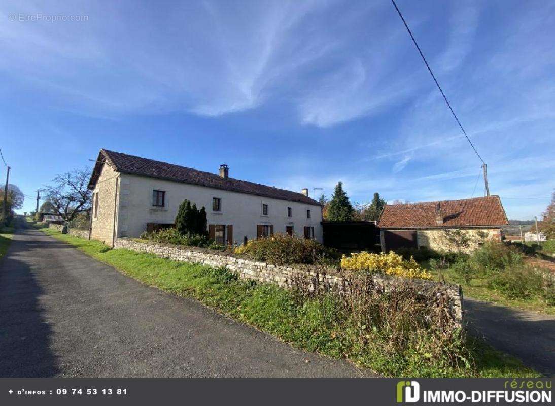 Maison à NANTEUIL-EN-VALLEE