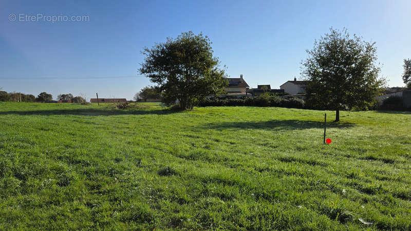 Terrain à ORADOUR-SUR-GLANE