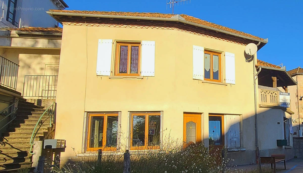 Maison à AYNAC