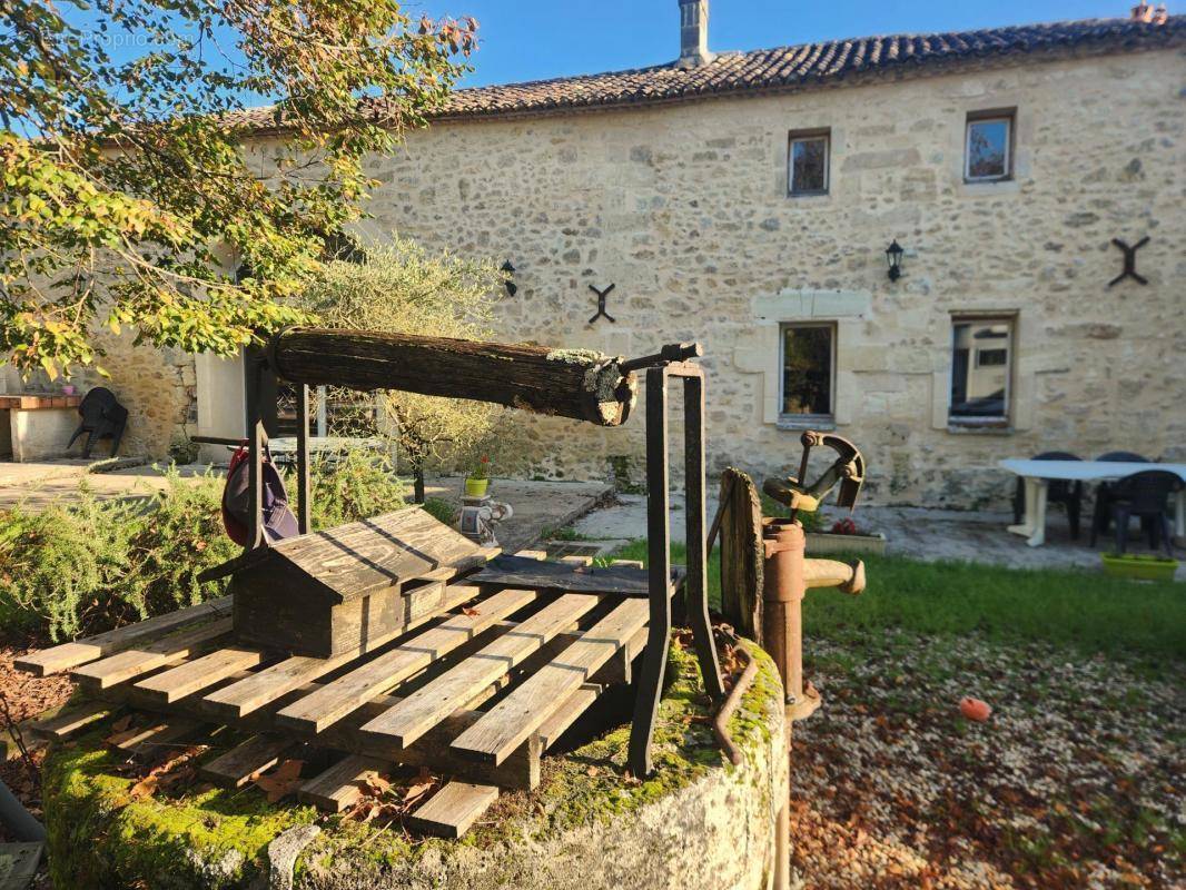 Maison à SAINT-GENES-DE-FRONSAC