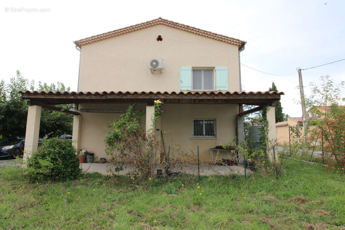 Maison à SAINT-JULIEN-LES-ROSIERS