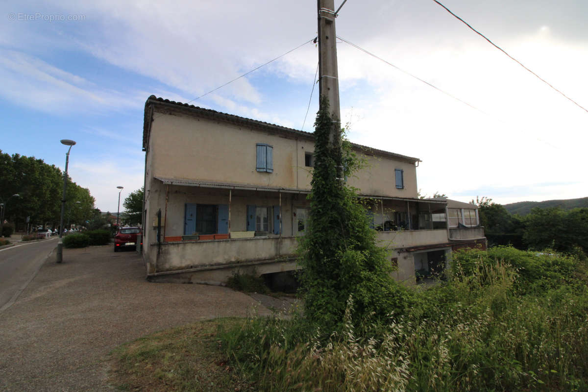 Commerce à SAINT-MARTIN-DE-VALGALGUES