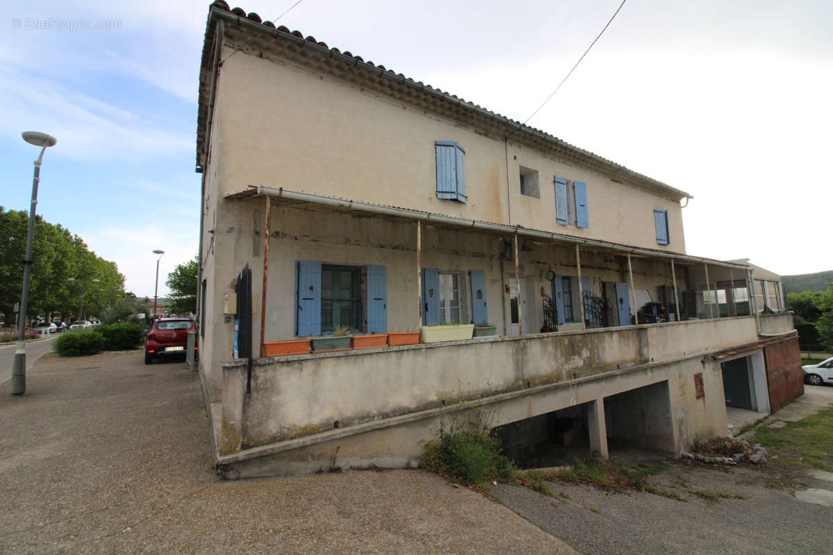 Commerce à SAINT-MARTIN-DE-VALGALGUES