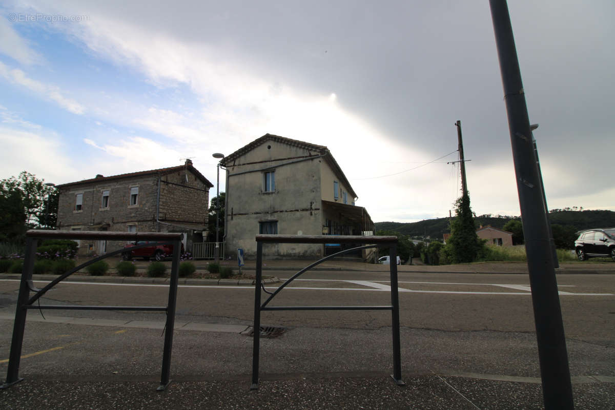 Commerce à SAINT-MARTIN-DE-VALGALGUES