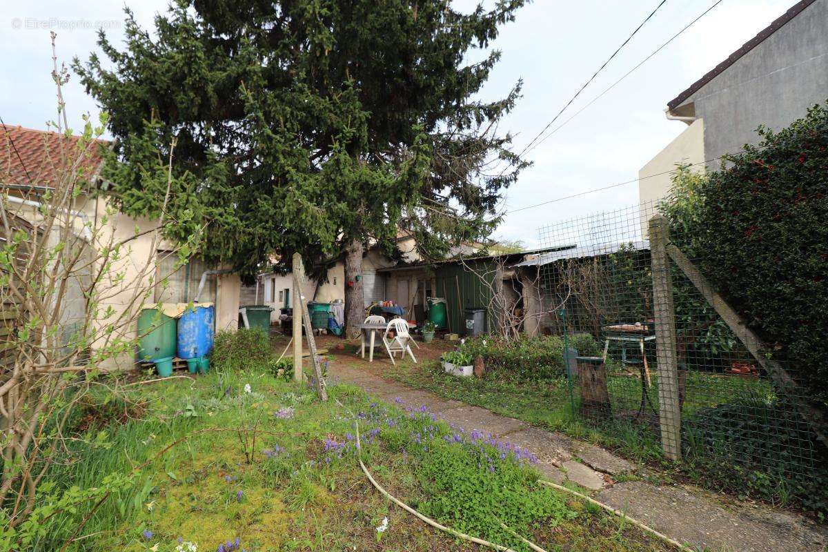 Maison à VIRY-CHATILLON