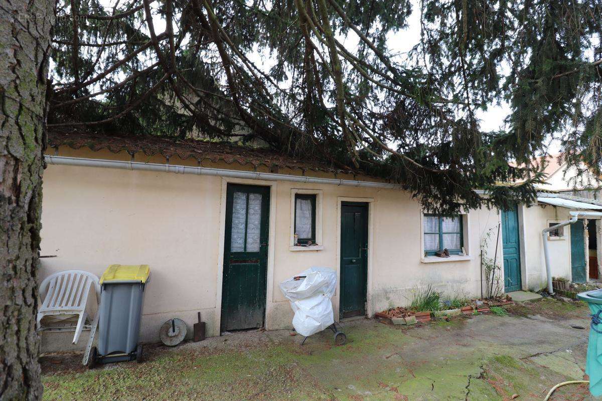 Maison à VIRY-CHATILLON