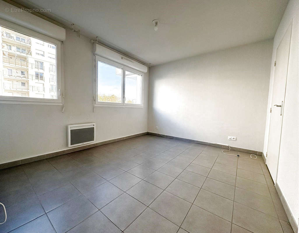 Appartement à MARSEILLE-4E