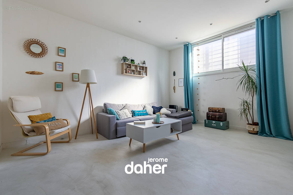 Appartement à MARSEILLE-7E