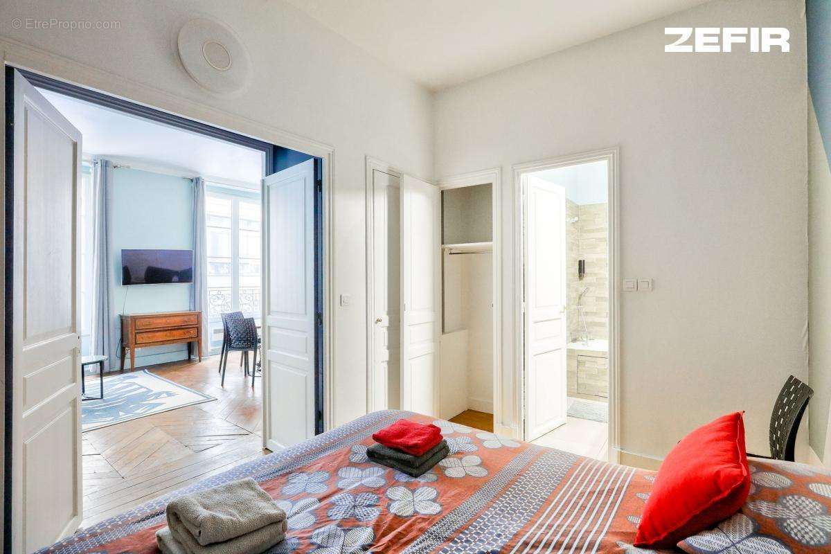 Appartement à PARIS-1E