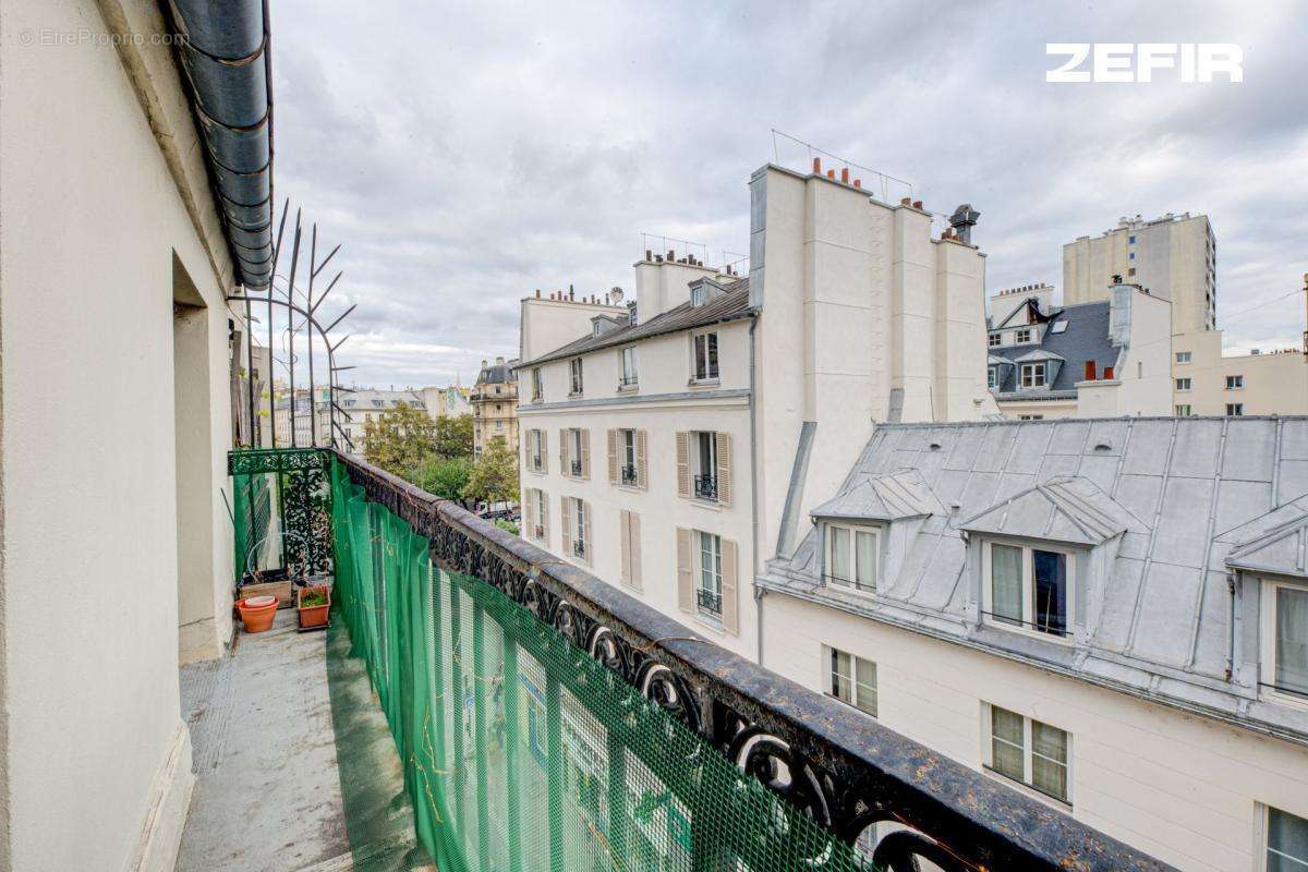 Appartement à PARIS-10E