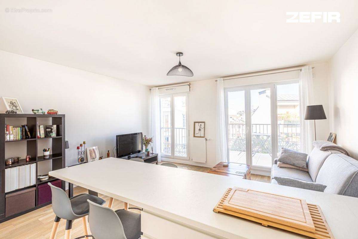 Appartement à LA GARENNE-COLOMBES