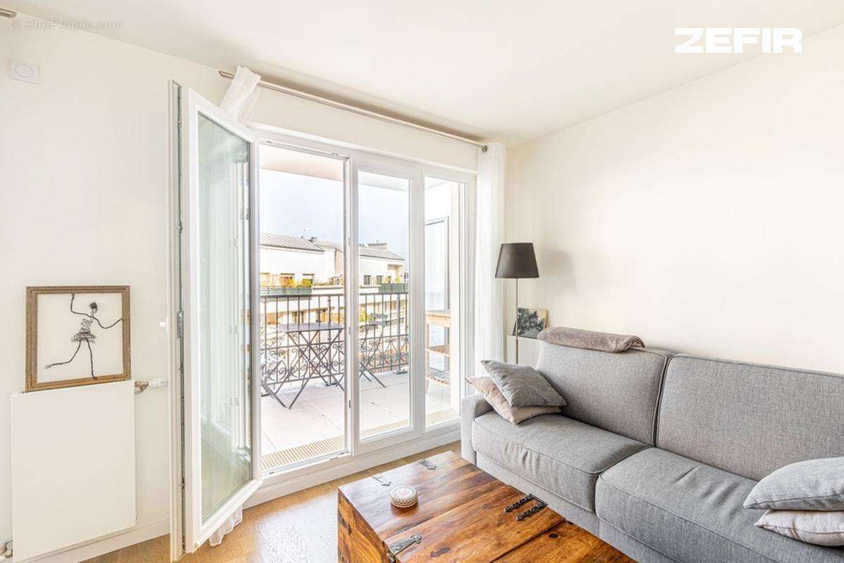 Appartement à LA GARENNE-COLOMBES