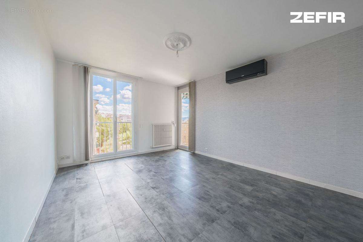 Appartement à MARSEILLE-13E