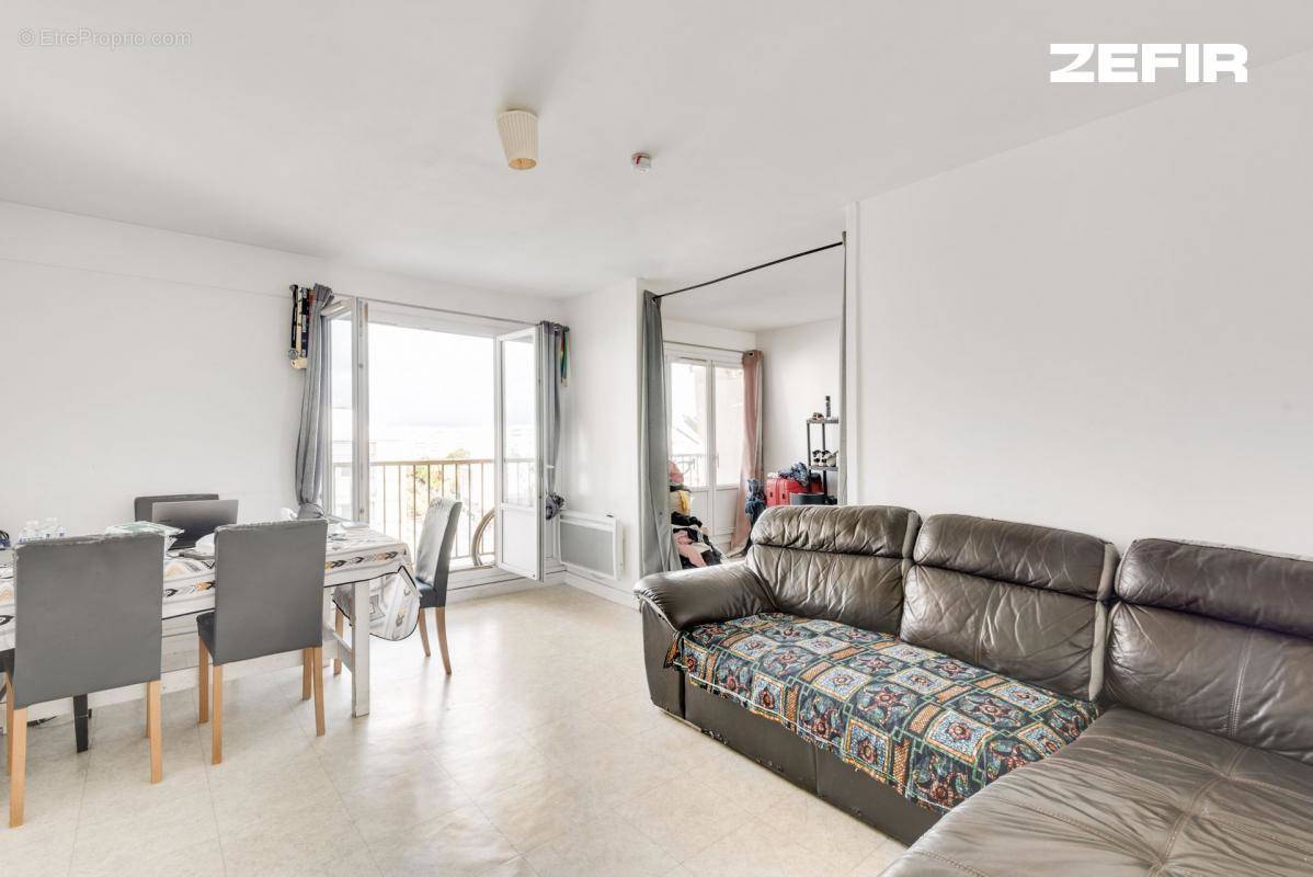 Appartement à VILLENEUVE-LA-GARENNE