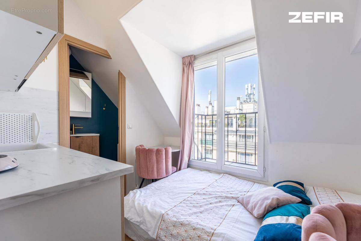 Appartement à PARIS-16E