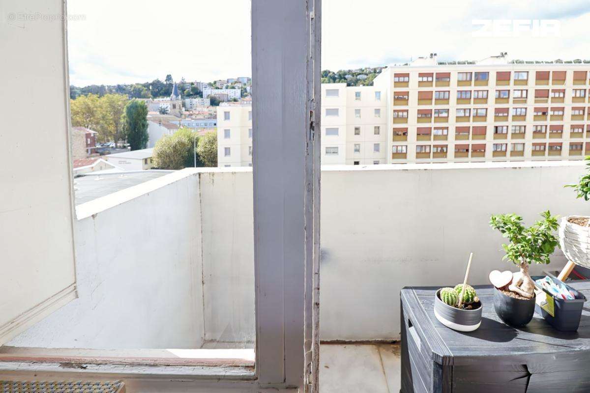 Appartement à SAINT-ETIENNE