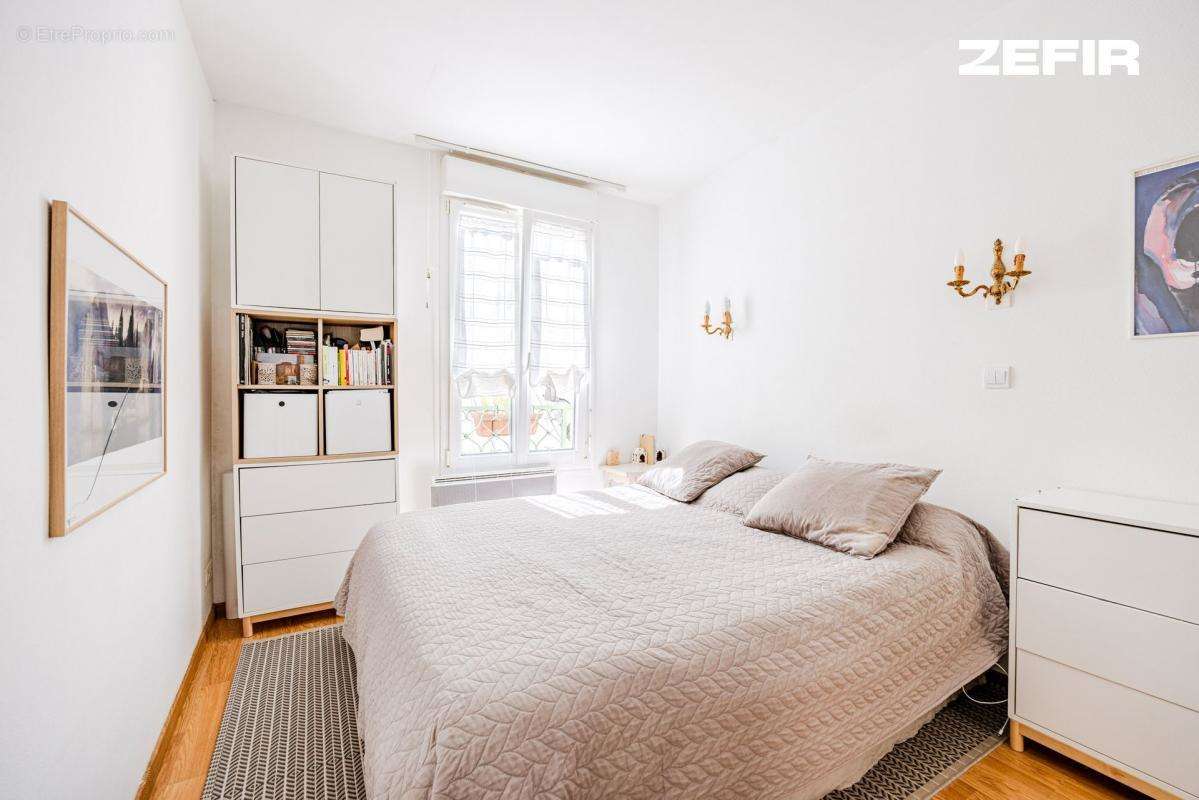 Appartement à NEUILLY-SUR-SEINE