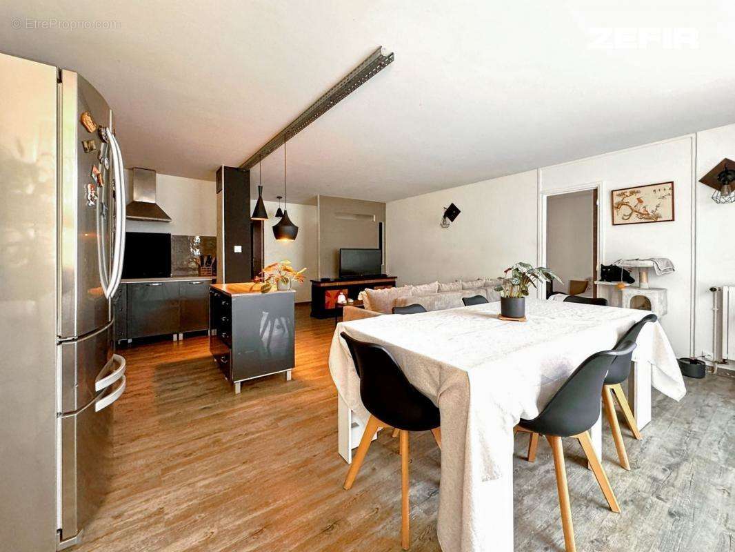 Appartement à TORCY