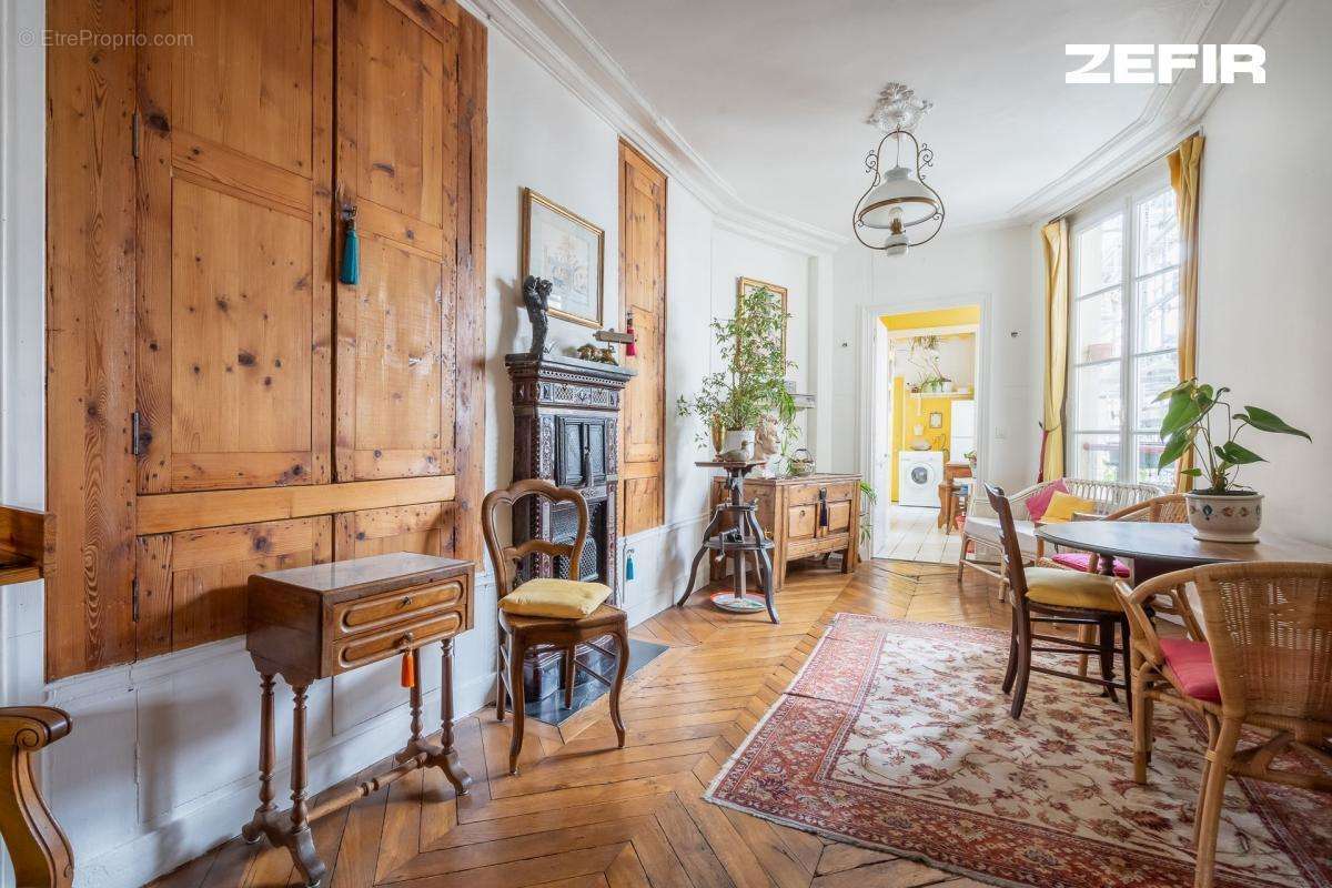 Appartement à PARIS-10E