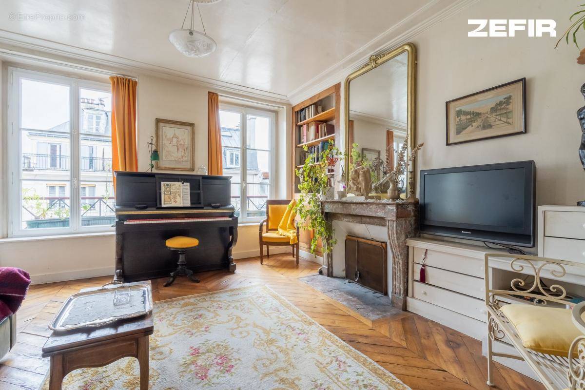 Appartement à PARIS-10E