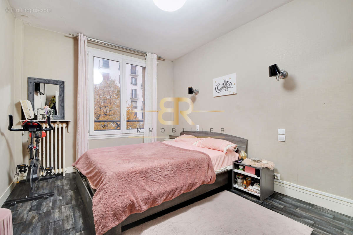 Appartement à AUBERVILLIERS